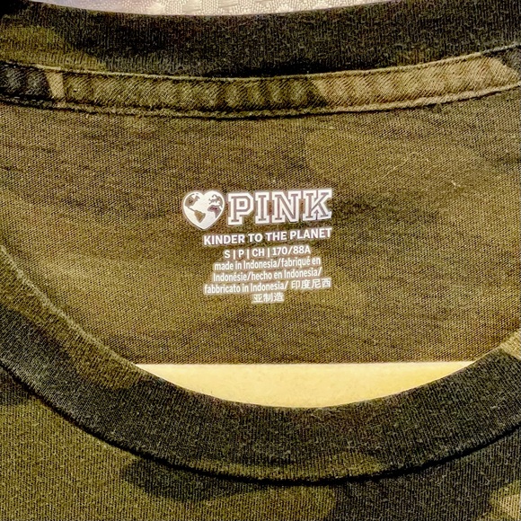 VS PINK Camo Campus Pocket Tee - Picture 4 of 5